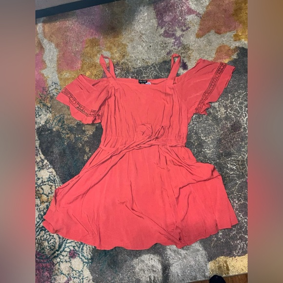 City Chic Trim sleeve shoulder dress in KOI - Picture 4 of 5